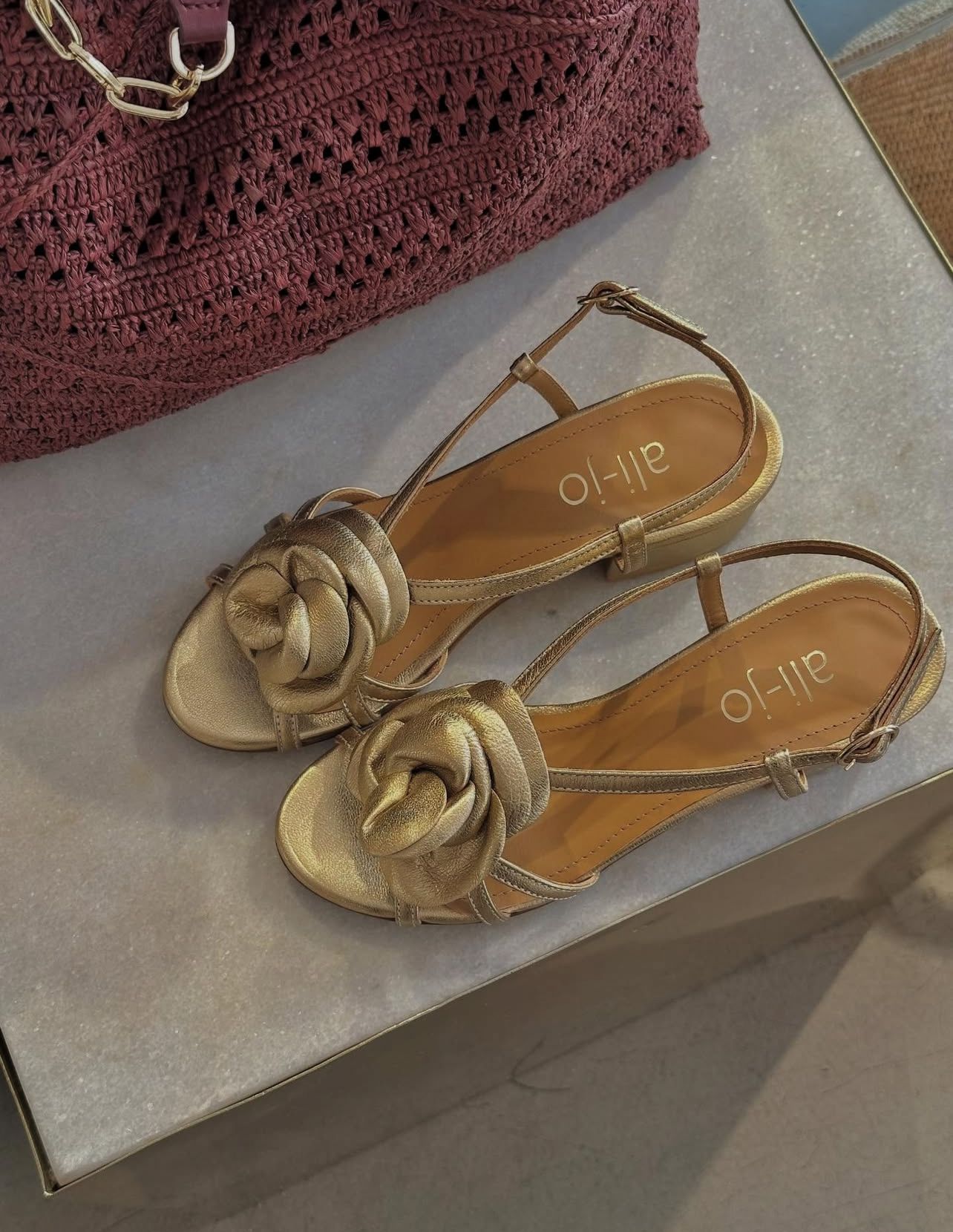 FLOWER SANDALS |  GOLD