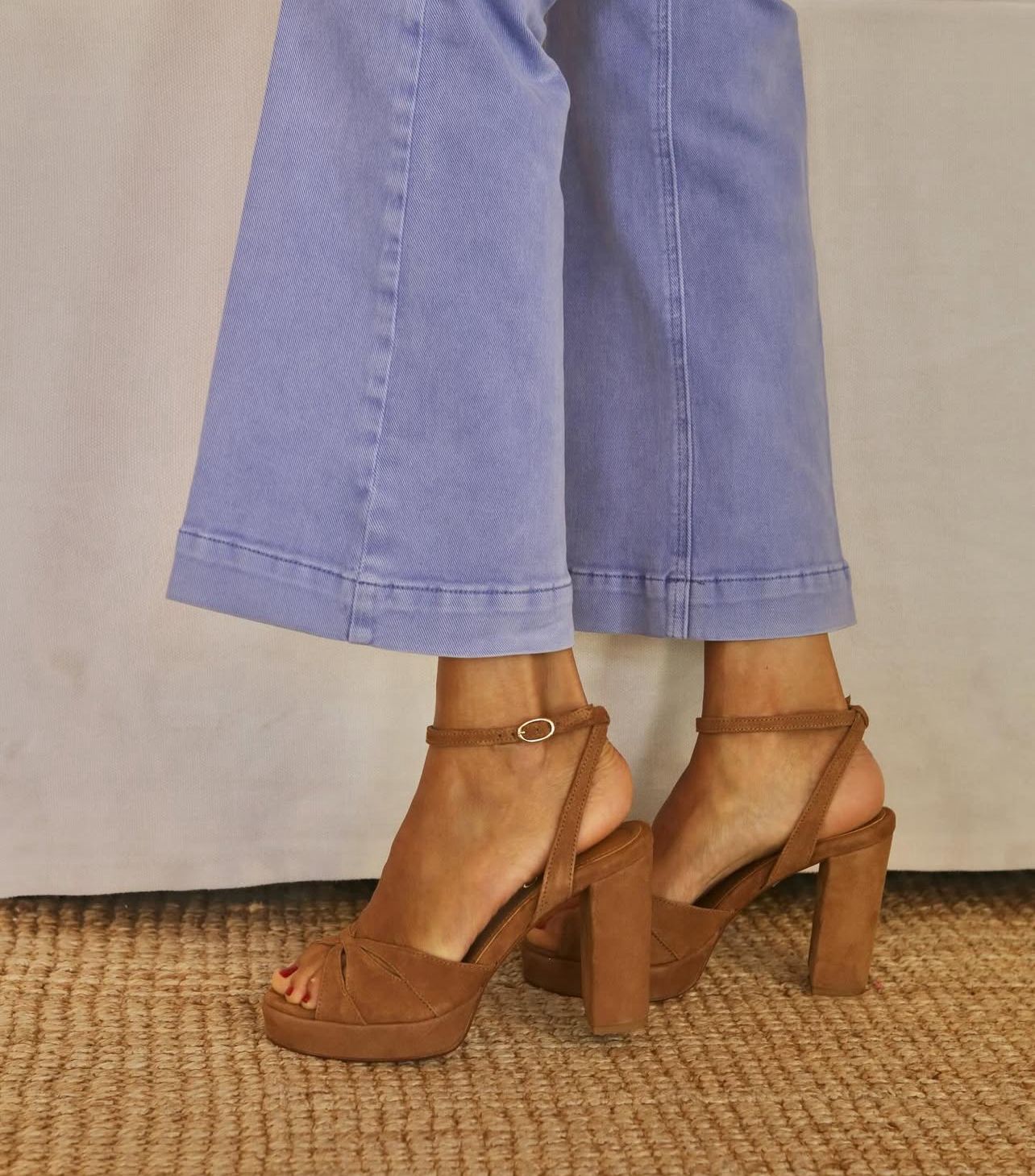 SUEDE PLATFORM SANDALS | CAMEL